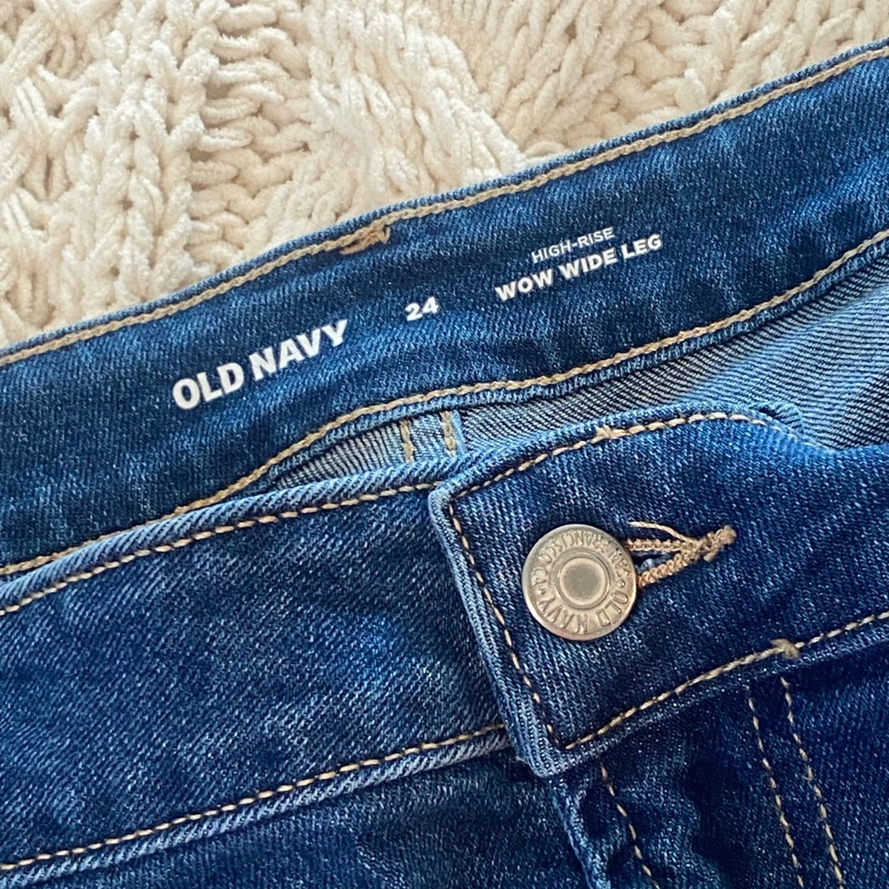 Old Navy Wow Wide Leg High-Rise Jeans - Blue Size 24. Like new. Worn once.